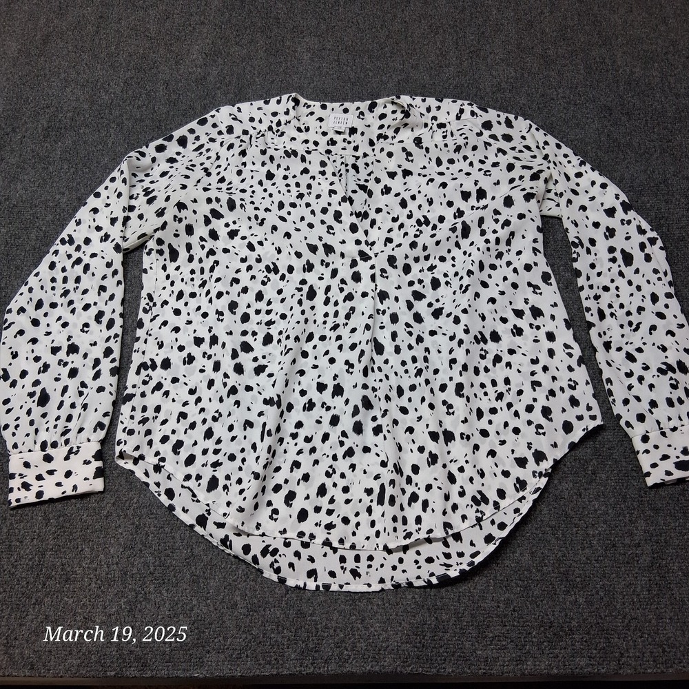Peyton Jensen Blouse Women‎ Sz SX White Dalmatian Spotted Lightweight Collared V